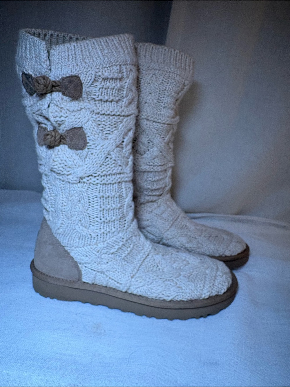 UGG Classic Cardy Knit Tall Boots Cream Cable Knit Cozy Cabincore Size 8 EUC - Picture 15 of 16